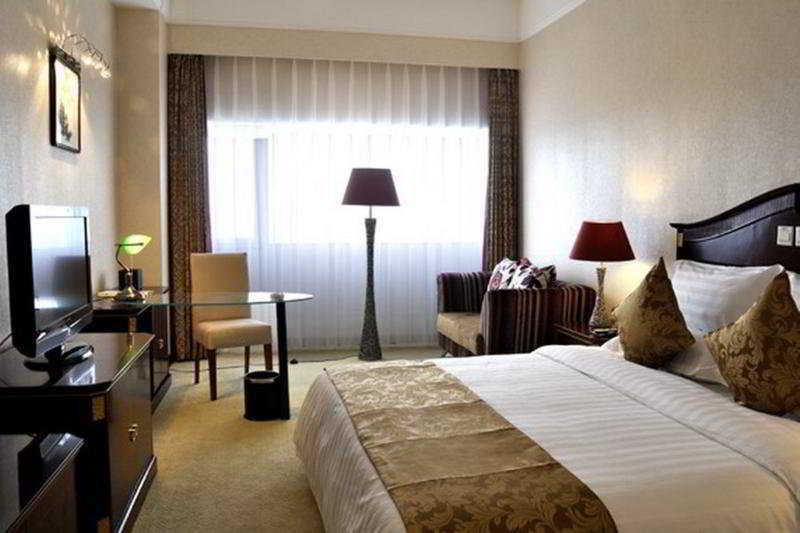 Laurel Airport Business Hotel Beijing Room photo